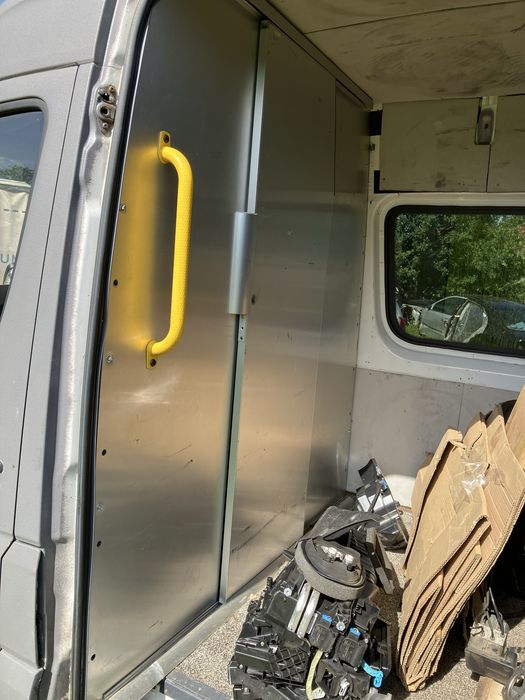 Sciana Grodziowa z drzwiami przesuwnymi Mercedes Sprinter 906