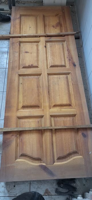 Двері з натуральної сухої деревини