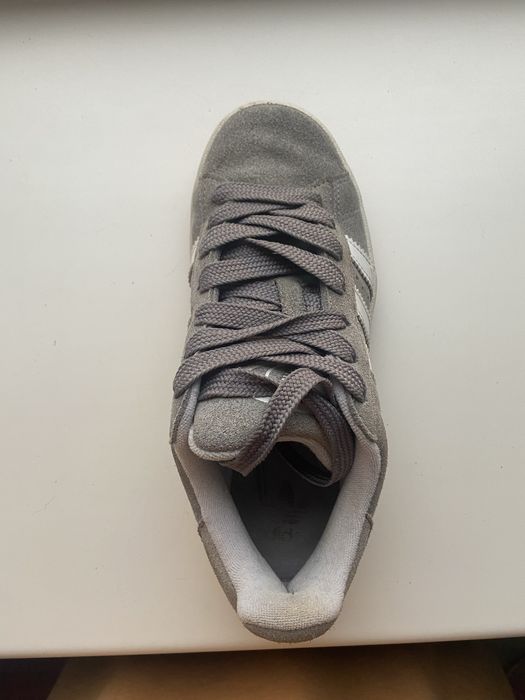 Кросівки універсальні.