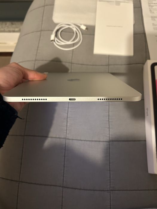 Ipad A16 silver 11”