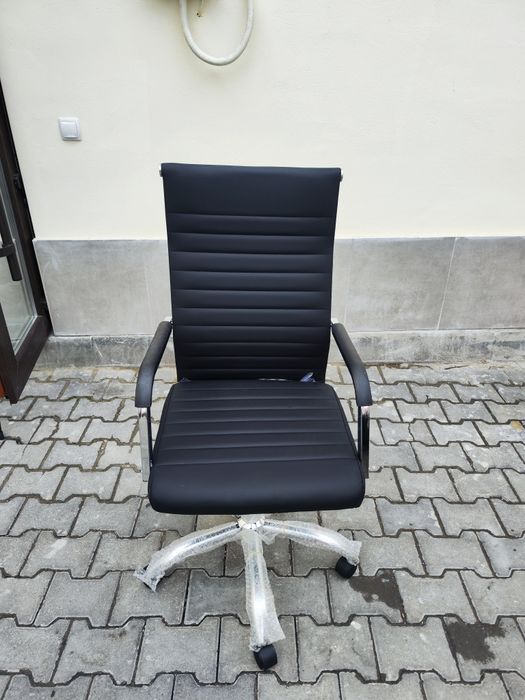 Стулья поворотные Новый Стиль  кресло на колесах