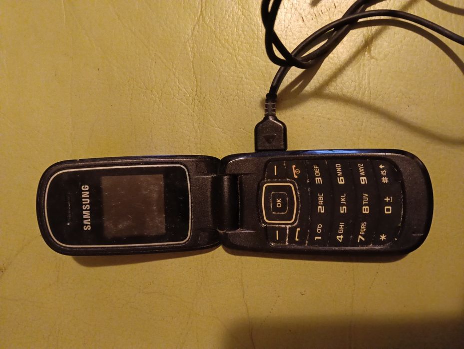 Trzy Telefony używane