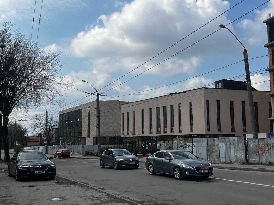 Продаж комерційних приміщень на вулиці Тісній