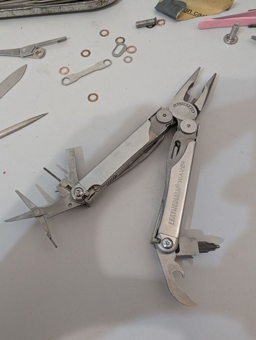 Leatherman wave.