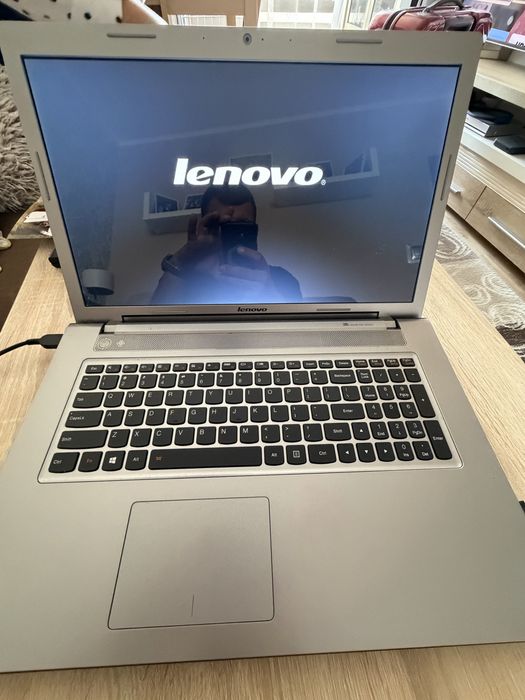 Lenovo Z710 laptop 17,3” ideapad jbl