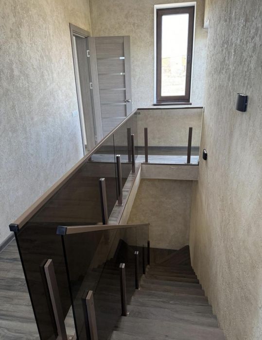 Продам 2-х поверх. будинок в Олександрівці, поряд з Котовського (219-284)