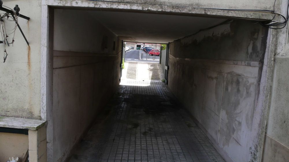 Alugo parqueamento/garagem em Alvalade