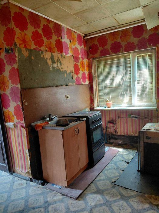 + Продам часть дома ул. Степная р-н дет.поликлиники 9800 дол.