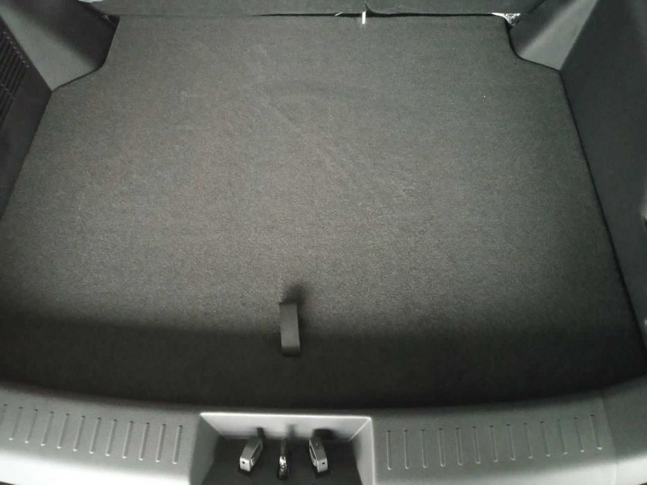 Потрібна в кожен Chery Tiggo 4. Вставка в багажник.