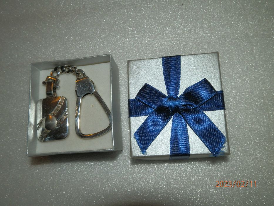 Lindo Porta Chaves  em Prata maciça