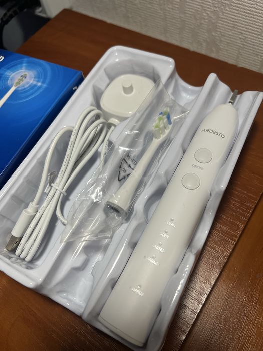 Електрична зубна щітка Ardesto ETB-112W White