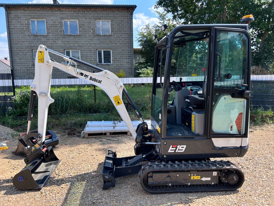 Wynajem Minikoparki Minikoparka Bobcat E19 Koparka z przyczepą w cenie