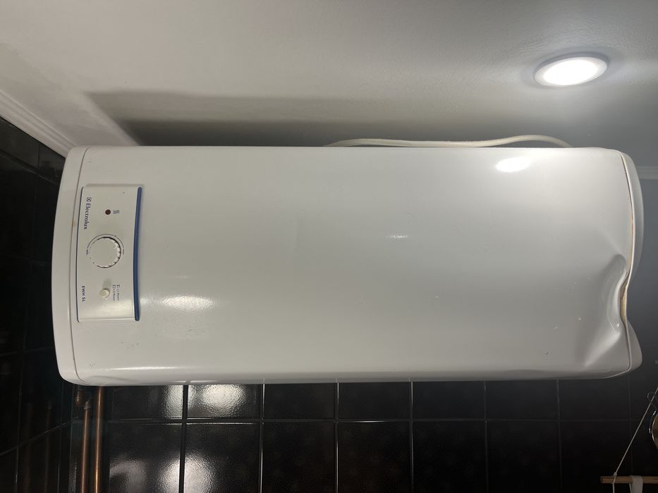 Бойлер на ремонт ELECTROLUX EWH SL