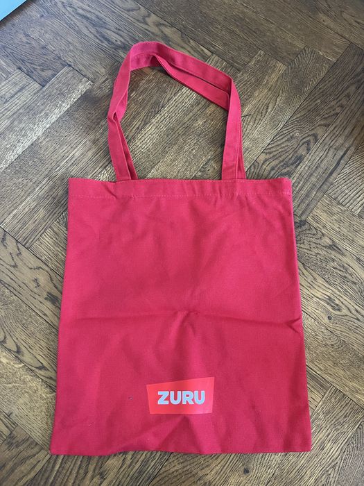 Czerwona torba na ramię firmy Zuru