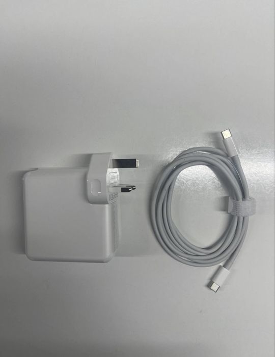 MacBook Pro 16” 2019 i7 | 16GB RAM | 512GB SSD | Estado Impecável | Tudo a Funcionar