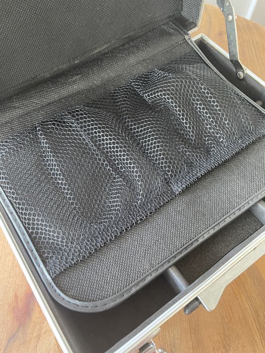 Mala metalica com divisorias