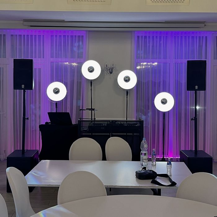 Oświetlenie dekoracyjne dj na wesele imprezy studio