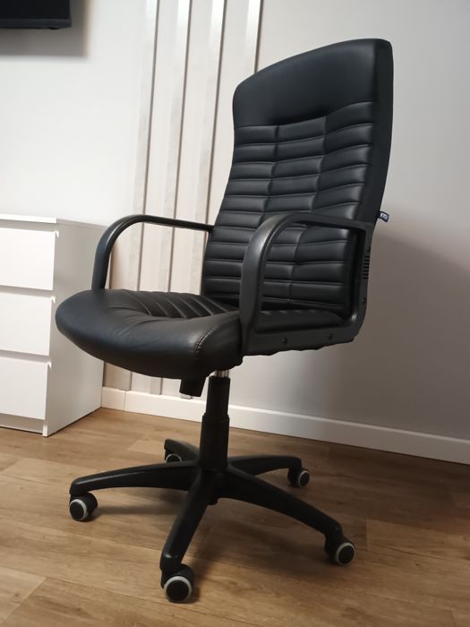 Крісло Nowy Styl Boss KD Tilt PL64 Eco-30