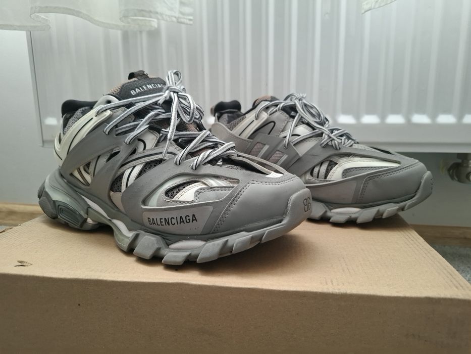 Balenciaga track led