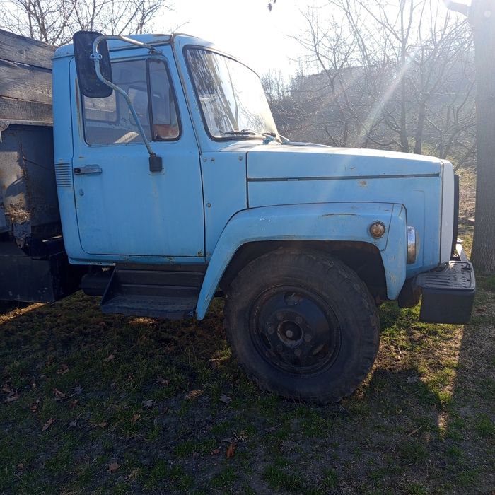 Автомобіль САЗ 3507