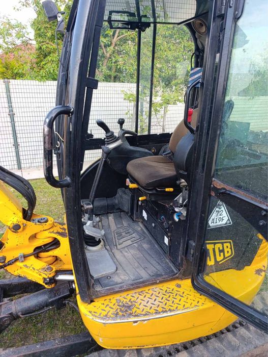 Продаю міні екскаватор JCB