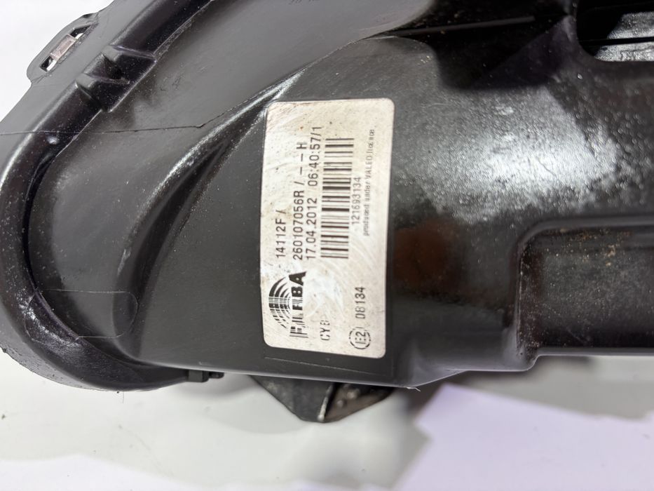 Renault clio iii 3 lift lampa przód przednia prawa europa uszkodzona