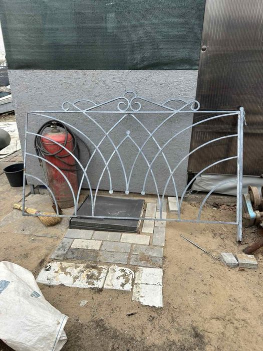 Забор с ковки. Кованый забор.  Оградка