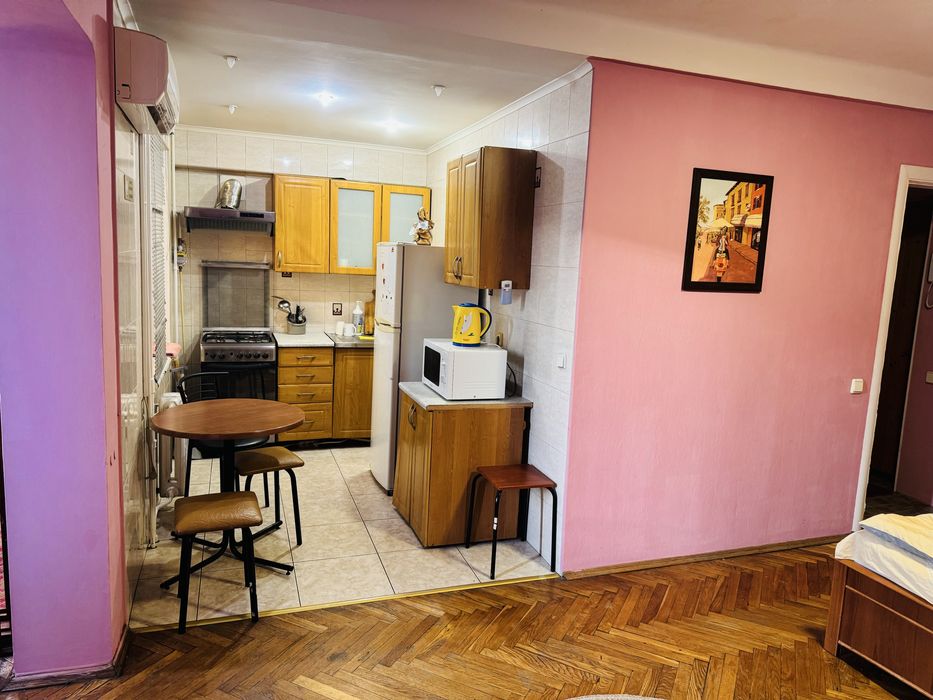 Квартира ОРЕНДА ПОГОДИННО ПОДОБОВО 1кімнатна соломяʼнка жд вокзал Київ