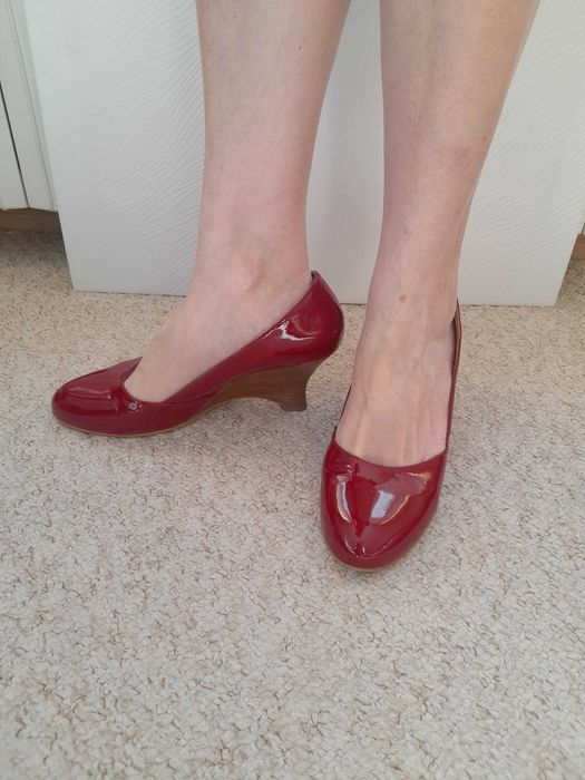 Лаковые красные туфли Монарх
