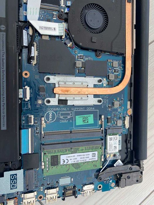 Ноутбук Dell Inspiron 3780 17,3 Core i3-8145U/DDR4-8Gb на запчастини