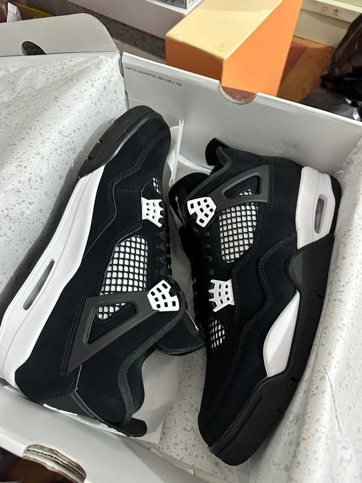 Air Jordan 4 Retro White Thunder r.44