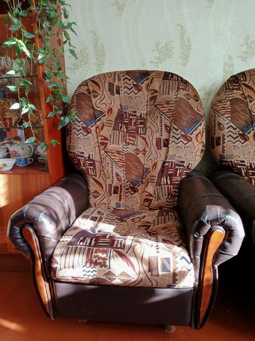 Крісла в нормальному стані