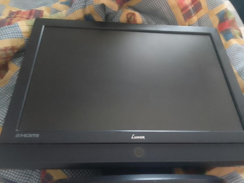 Monitor Luxor 50hz a funcionar