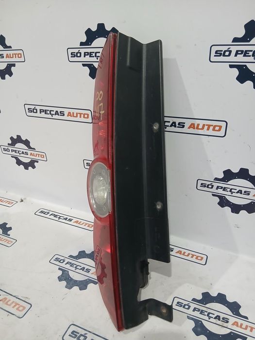 FAROLIM ESQUERDO BRANCA FIAT DOBLO II VERSAO 263 2010-2018 ANO: 2012