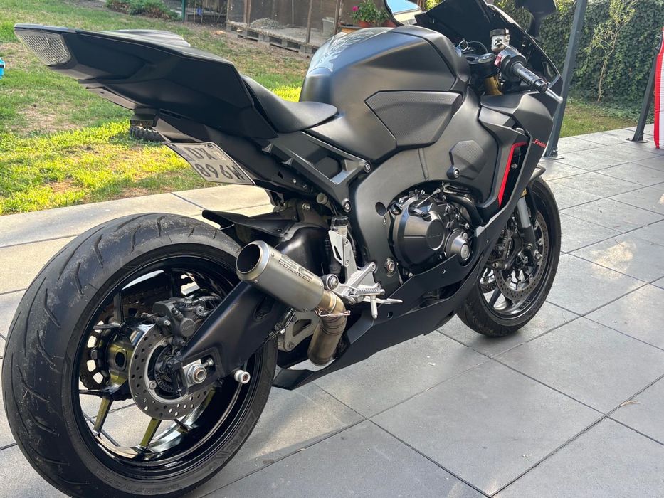 Honda CBR 1000rr sc 77
