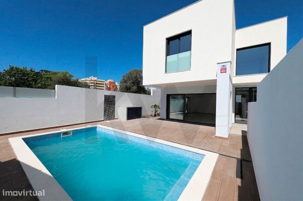 New T4 Villa with Swimming Pool | Bemposta, Portimão (Near Alvor)