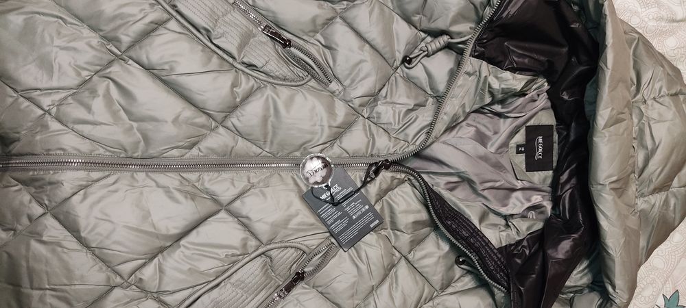 Пуховик зимовий розмір 48-52