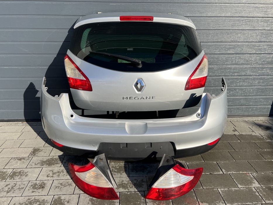 Кришка багажника бампер задній Megane 3 Хетчбек