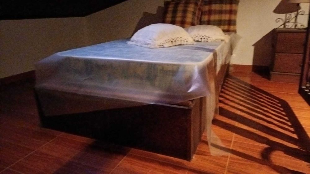 Camas De Meio Corpo  E comoda