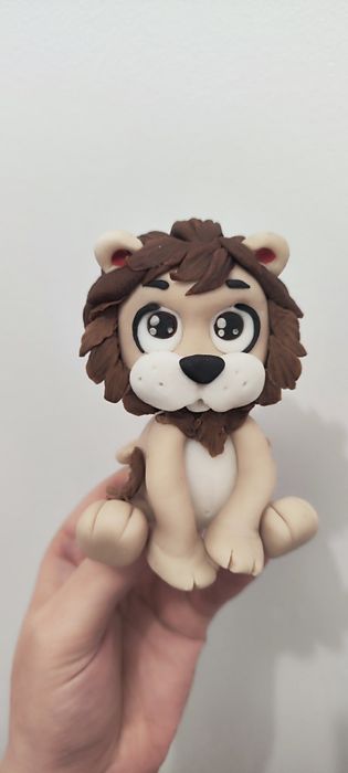 Lew z masy cukrowej figurka dekoracyjna na tort jadalna