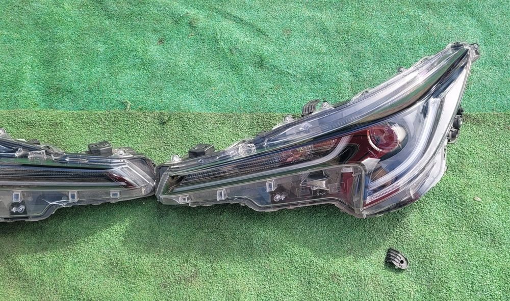 Farois/Óticas Toyota Corolla E21 Hybrid A