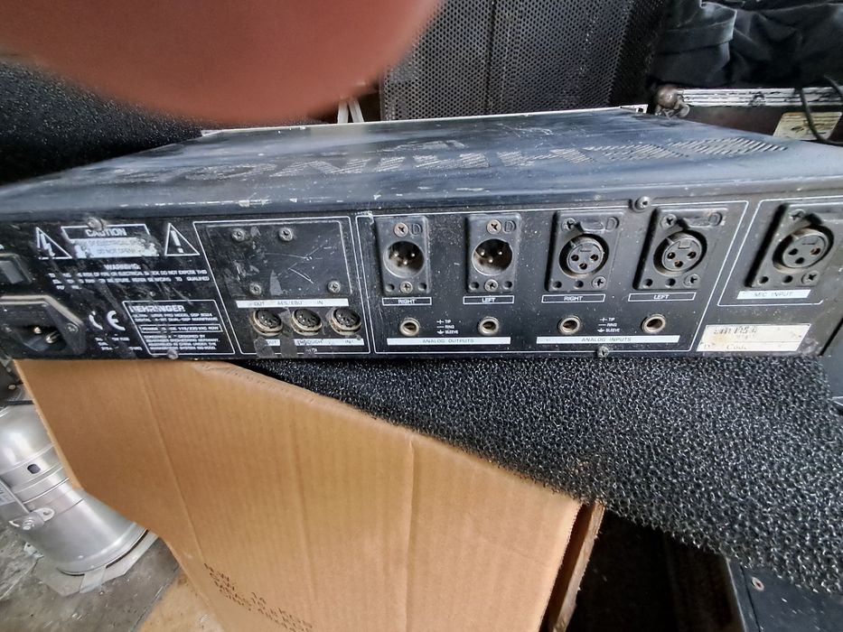 UltraCurve 8024 Behringer