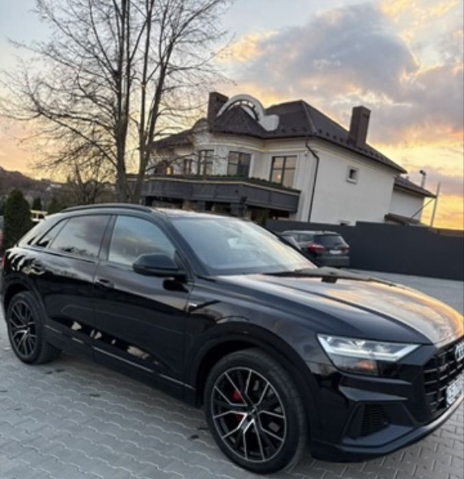 Audi Q8 2019 рік 42500