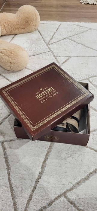 Жіночі шкіряні черевики