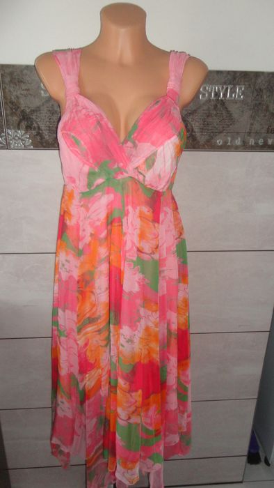 Sukienka w pięknych kolorach roz.38-40