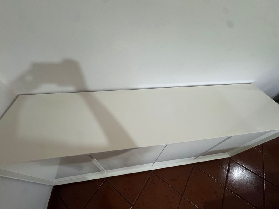 Aparador branco lacado em excelente estado