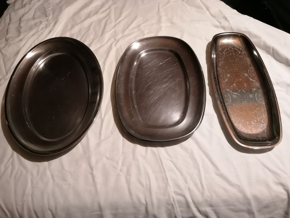 Travessas de inox.423438360994140164