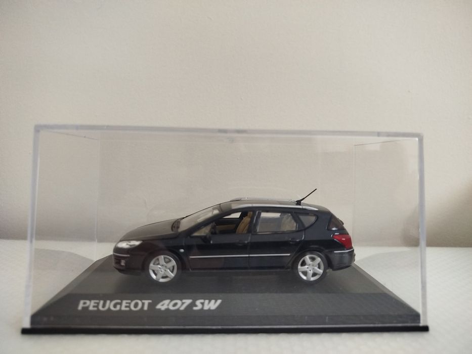 Miniatura Peugeot 407 SW 1/43 Nova
