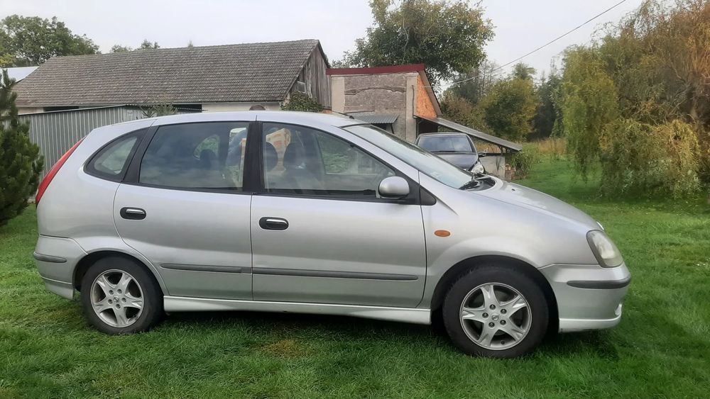 Nissan Almera Tino