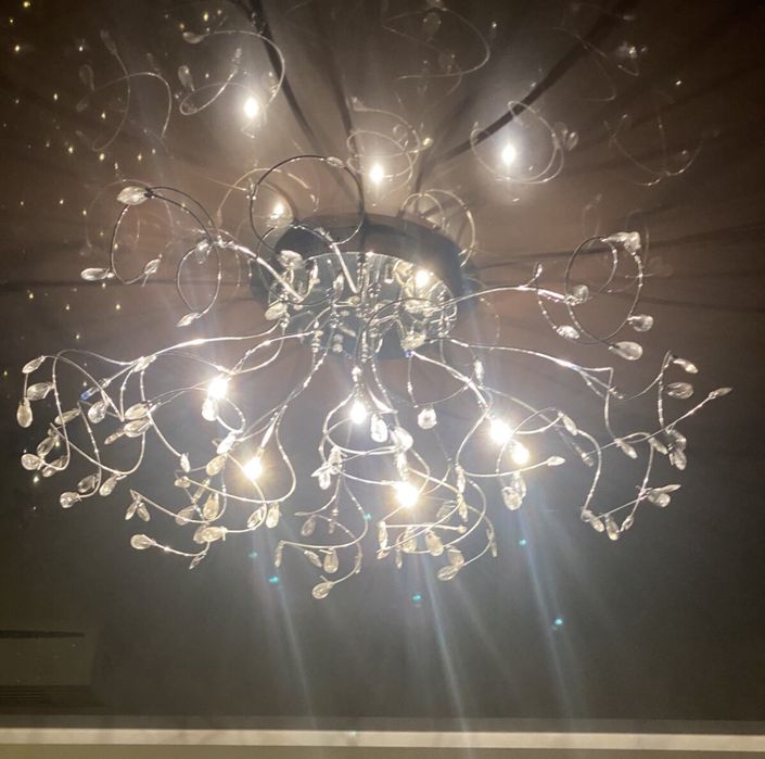 Продам люстру на стелю.